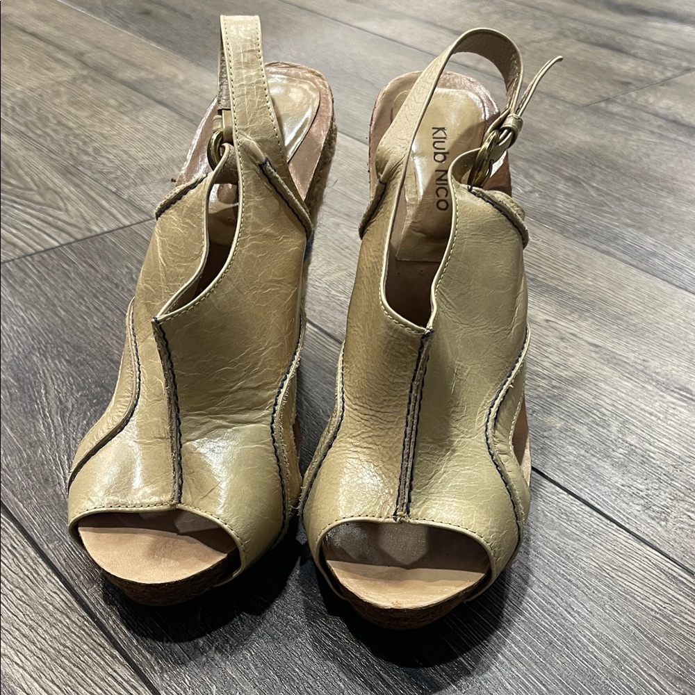 Rudanco Women's Cream Wedge Sandals
